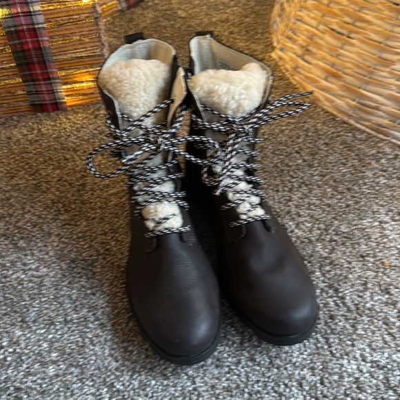 Sorel Boots - Picture 2 of 3